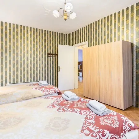 Apartment Rakovski Street Three Bedroom Ten People Spacious Sofia