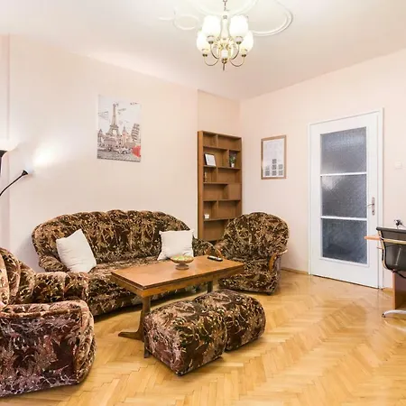 Rakovski Street Three Bedroom Ten People Spacious * Sofie