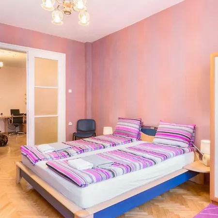 Apartmán Rakovski Street Three Bedroom Ten People Spacious *